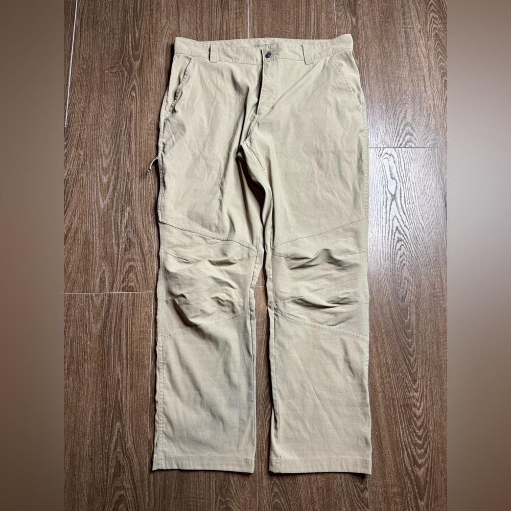 Columbia Hiking pants men’s Omni Shield used size 36